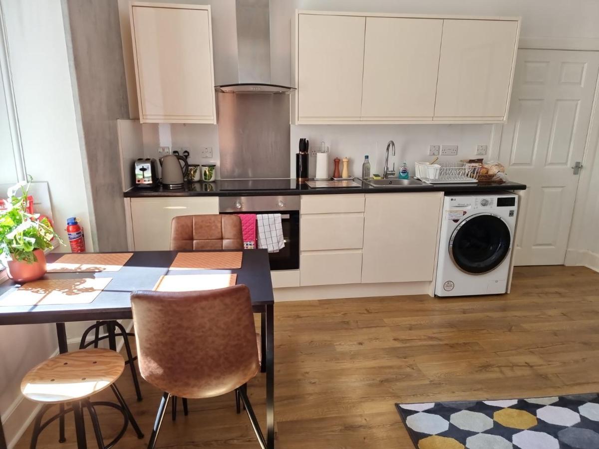 Charming Victorian Apartment, Close To Centre Inverness Buitenkant foto